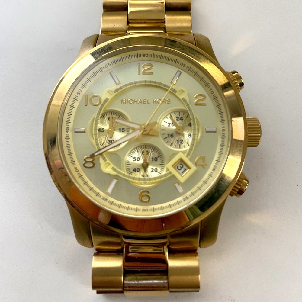 Men’s Oversized Gold Watch